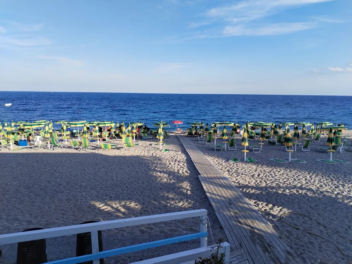 Lido Azzurro Restaurant — montepaone, Calabria