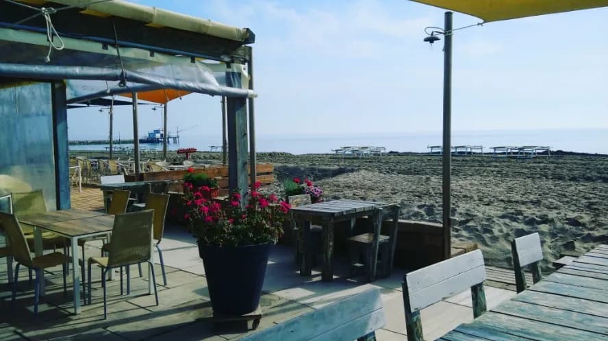 Bagno Ristorante Mercurio N.6 — marina romea, Emilia-Romagna