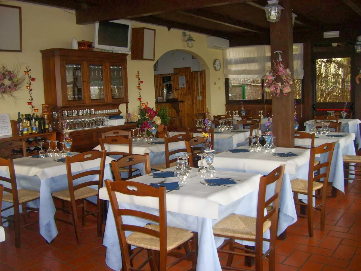 Riva Verde Bolsena stabilimento balneare ristorante bar appartamenti — bolsena, Lazio