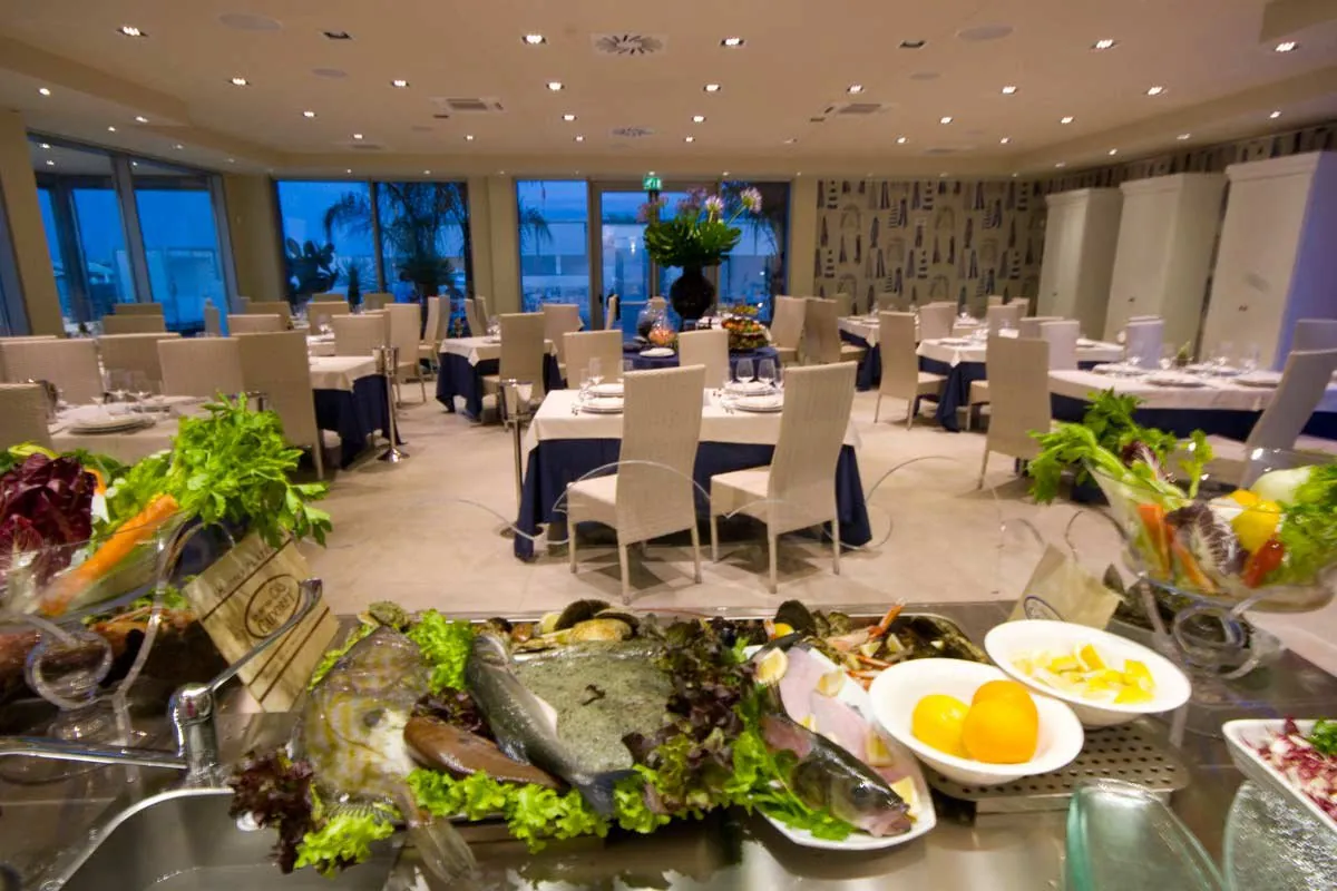Cobà Beach Restaurant — porto san giorgio, Marche
