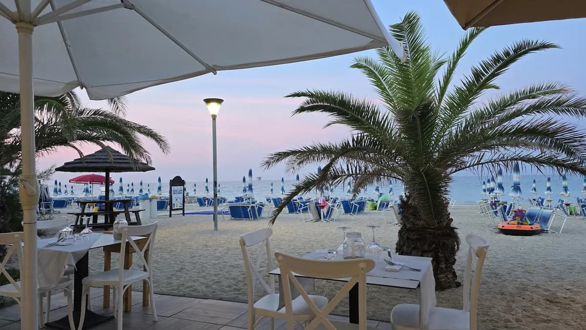 Chalet Ristorante Papillon — porto santelpidio, Marche