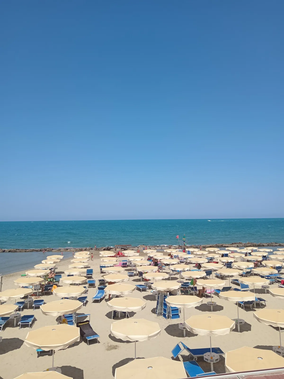 El Sueno beach club — margherita di savoia, Puglia