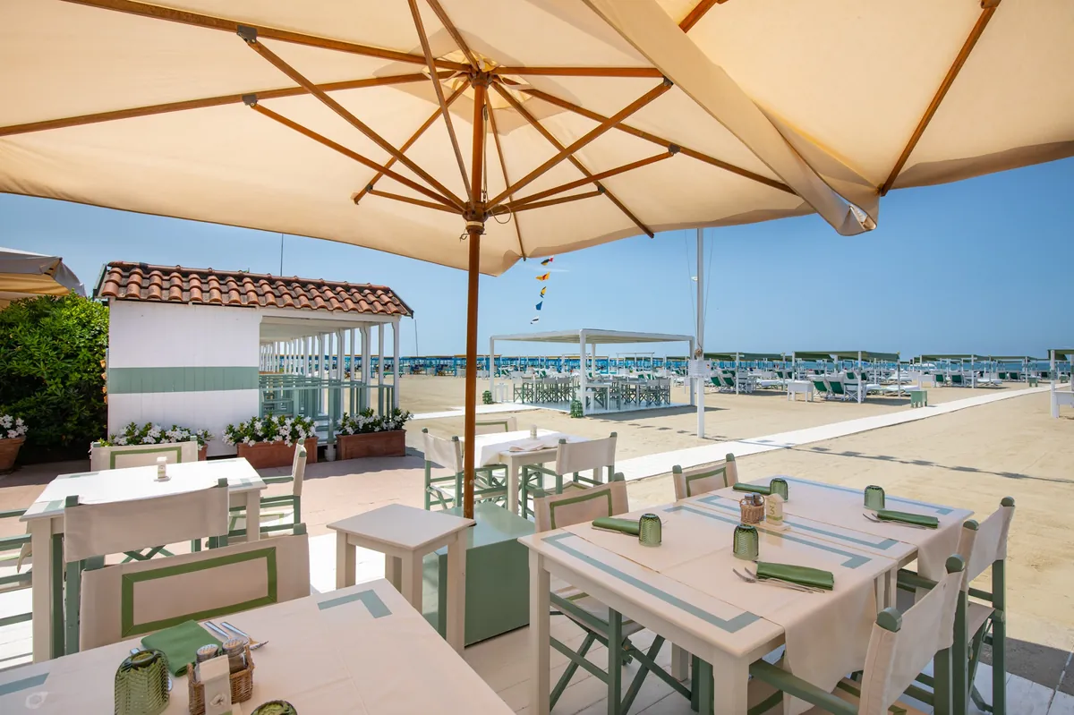 Alcione Beach pavillion — forte dei marmi, Toscana