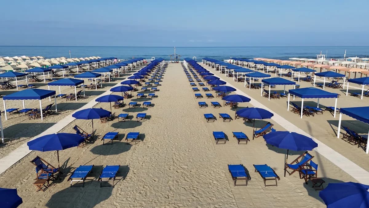 La Vela Beach Club - Stabilimento Balneare Bagno La Vela — lido di camaiore, Toscana